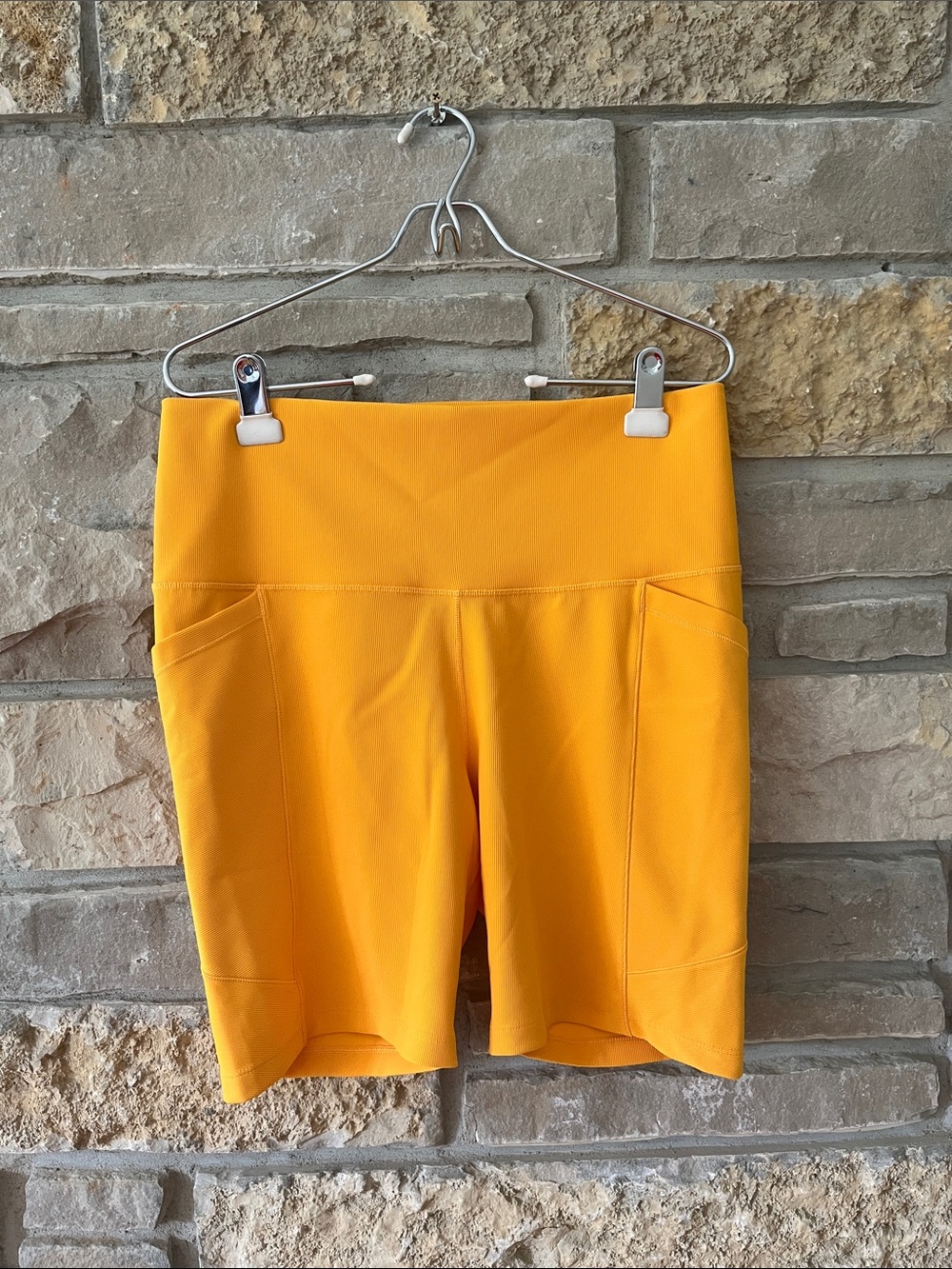 CALIA wicked rib essential bike short raw honey yellow color with pockets! XL